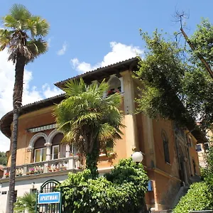 https://apartments-ines-komel.primorje-gorskikotar.com